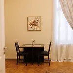 Spacious Flat In Old Town Wi-Fi