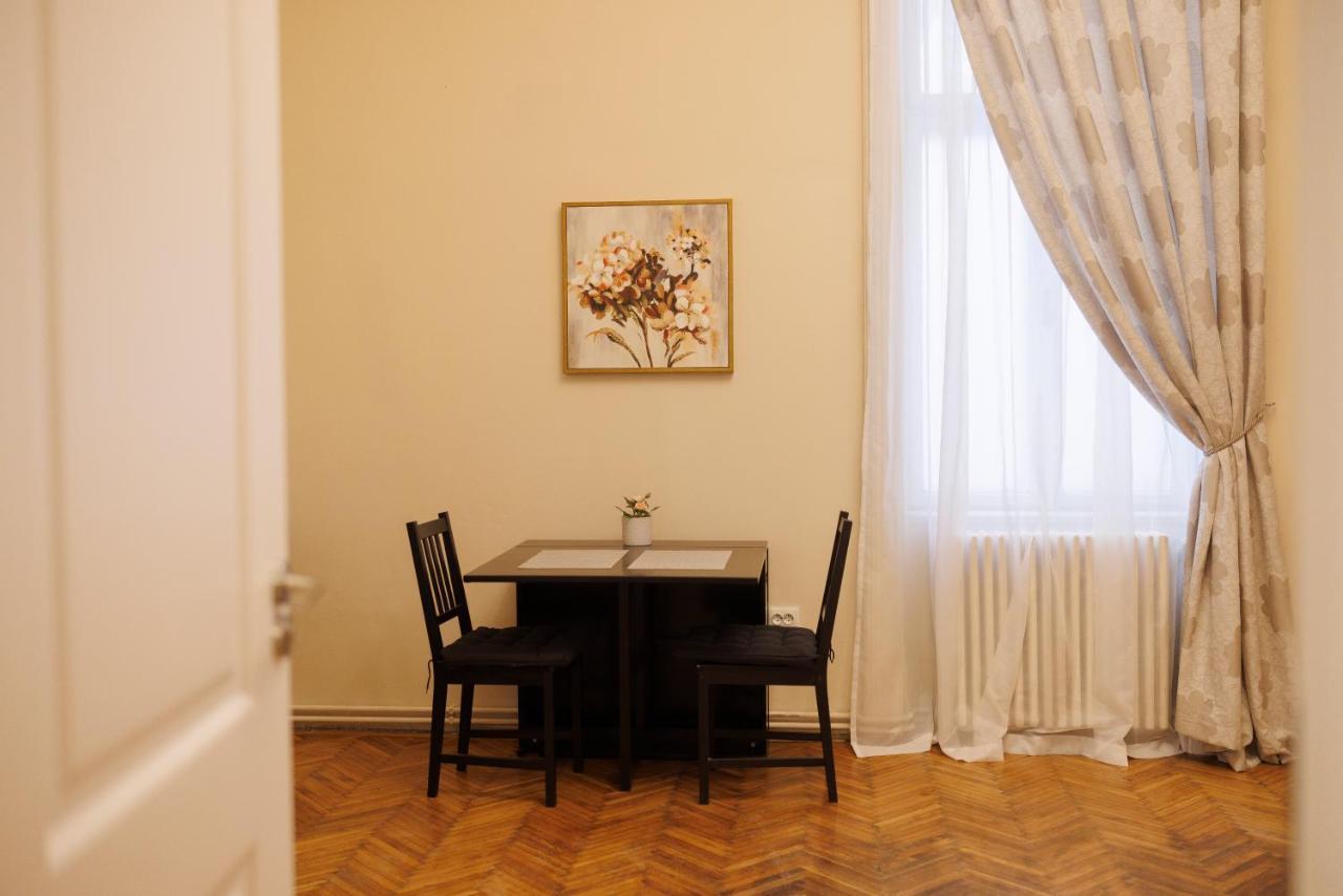 Spacious Flat In Old Town Wi-fi Appartement