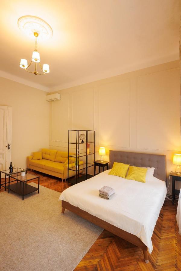 Appartement Spacious Flat In Old Town Wi-fi